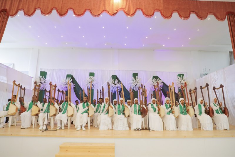 የፍቁረ እግዚእ ሰንበት ትምህርት ቤት በተለያዩ የትምህርት መስኮች  ያስተማራቸውን ከ800 በላይ ተማሪዎችን አስመረቀ።